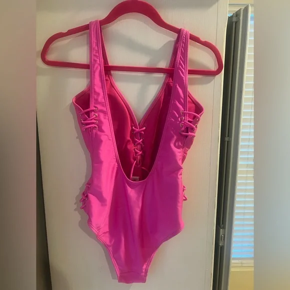 TiniBikini Hot pink bathing suit. Size medium. - Picture 3 of 3